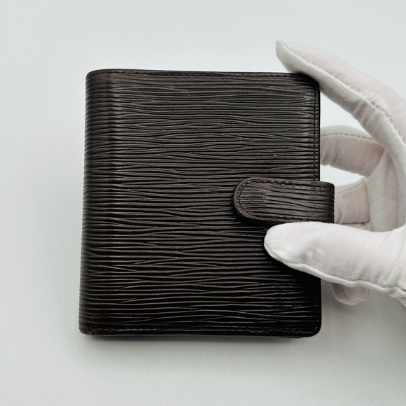 Louis Vuitton Epi Snap Wallet - Picture 1 of 14